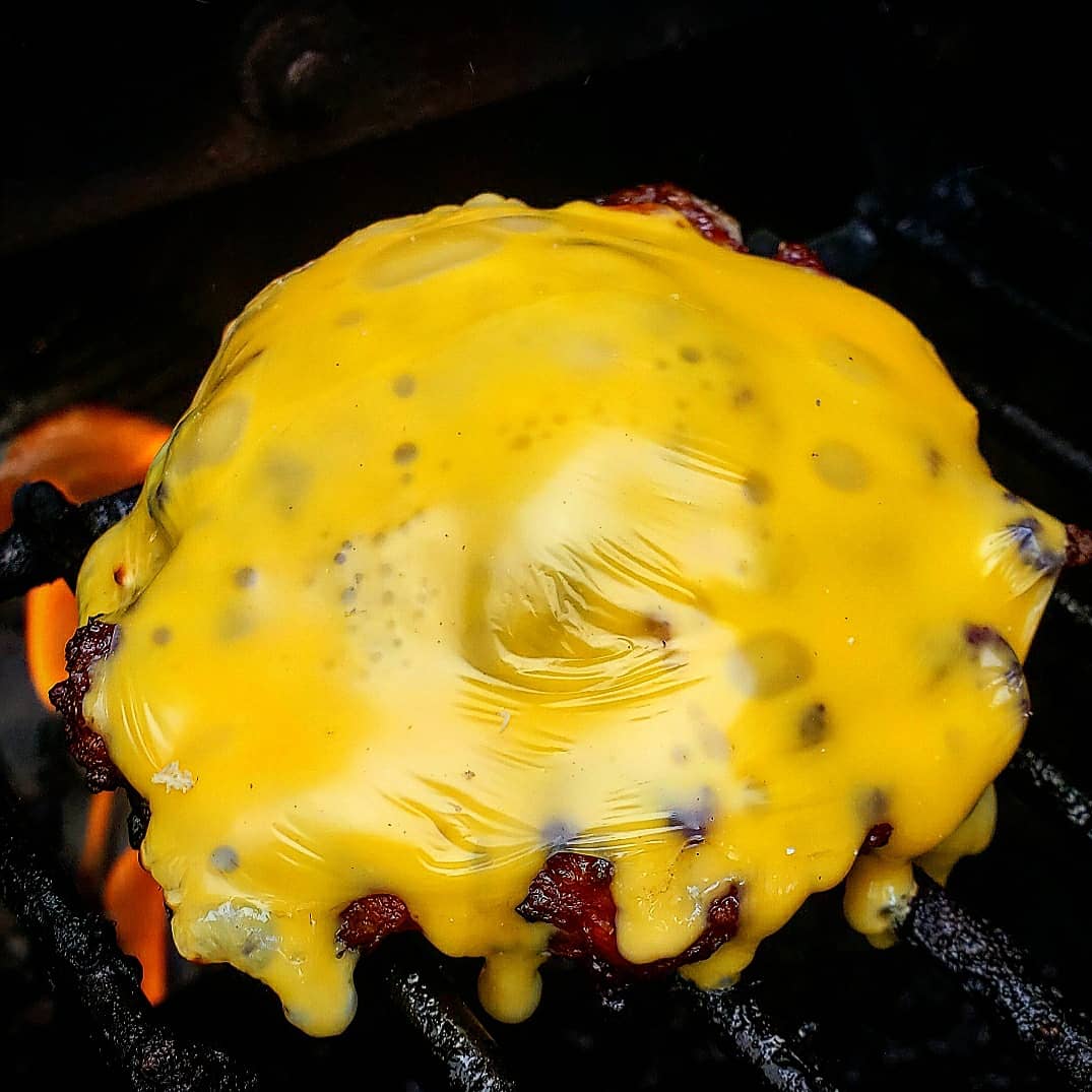 Smoked cheeseburger
